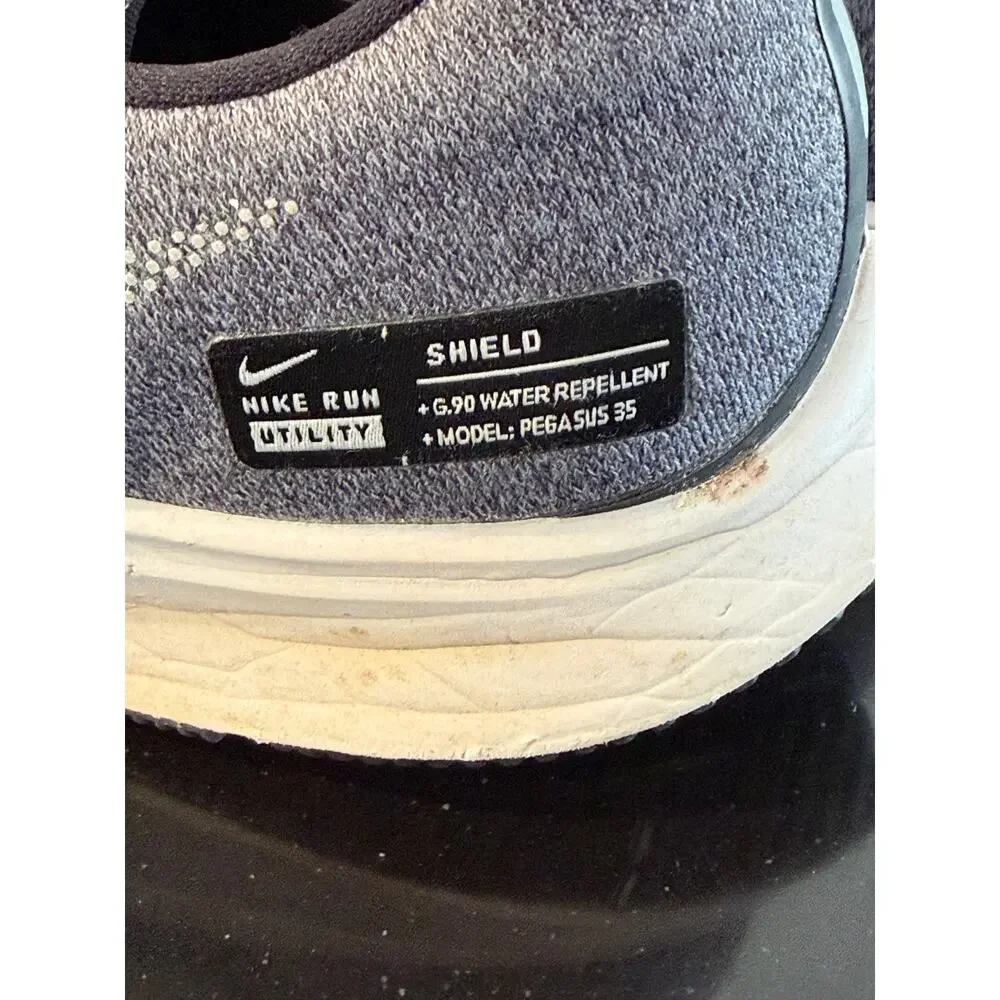 Woments Nike Air Zoom Pegasus 35 Shield Utility Running Whoes Black Gray 8.5